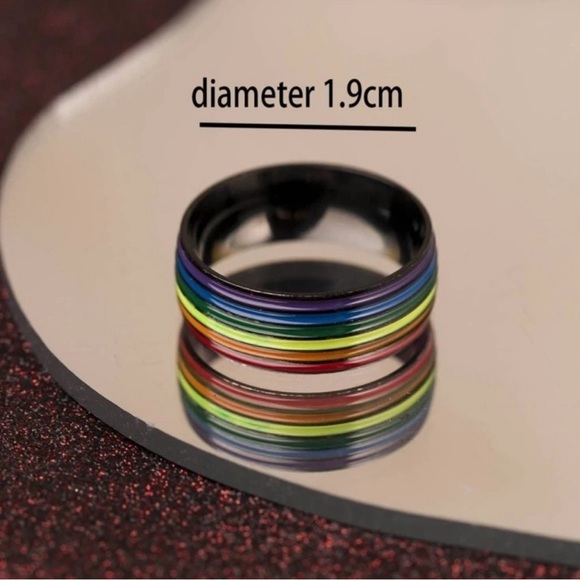 🌈 Rainbow Stripe Ring 🌈 - Picture 3 of 3